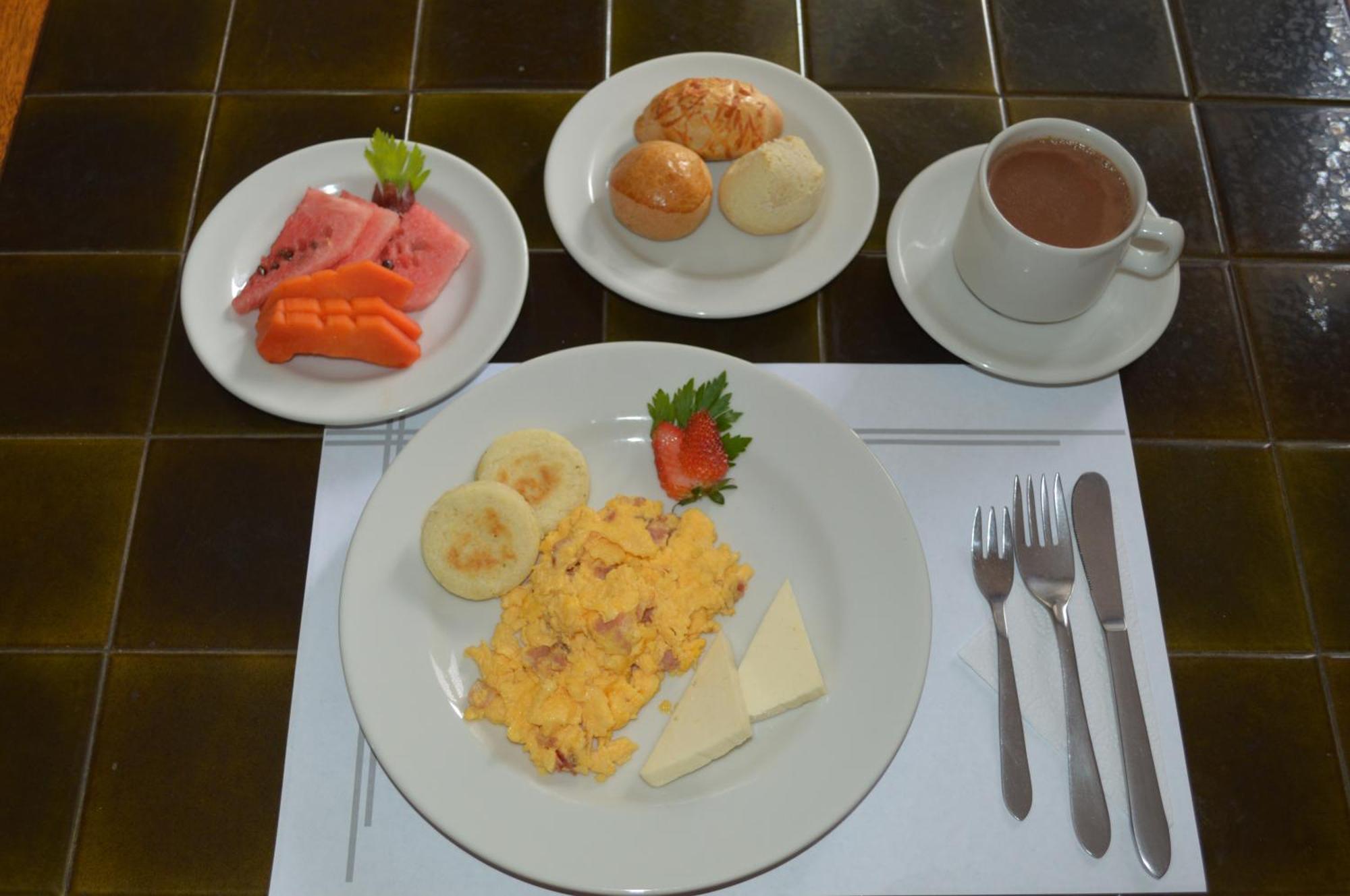 Hotel Chicala เนย์บา ภายนอก รูปภาพ